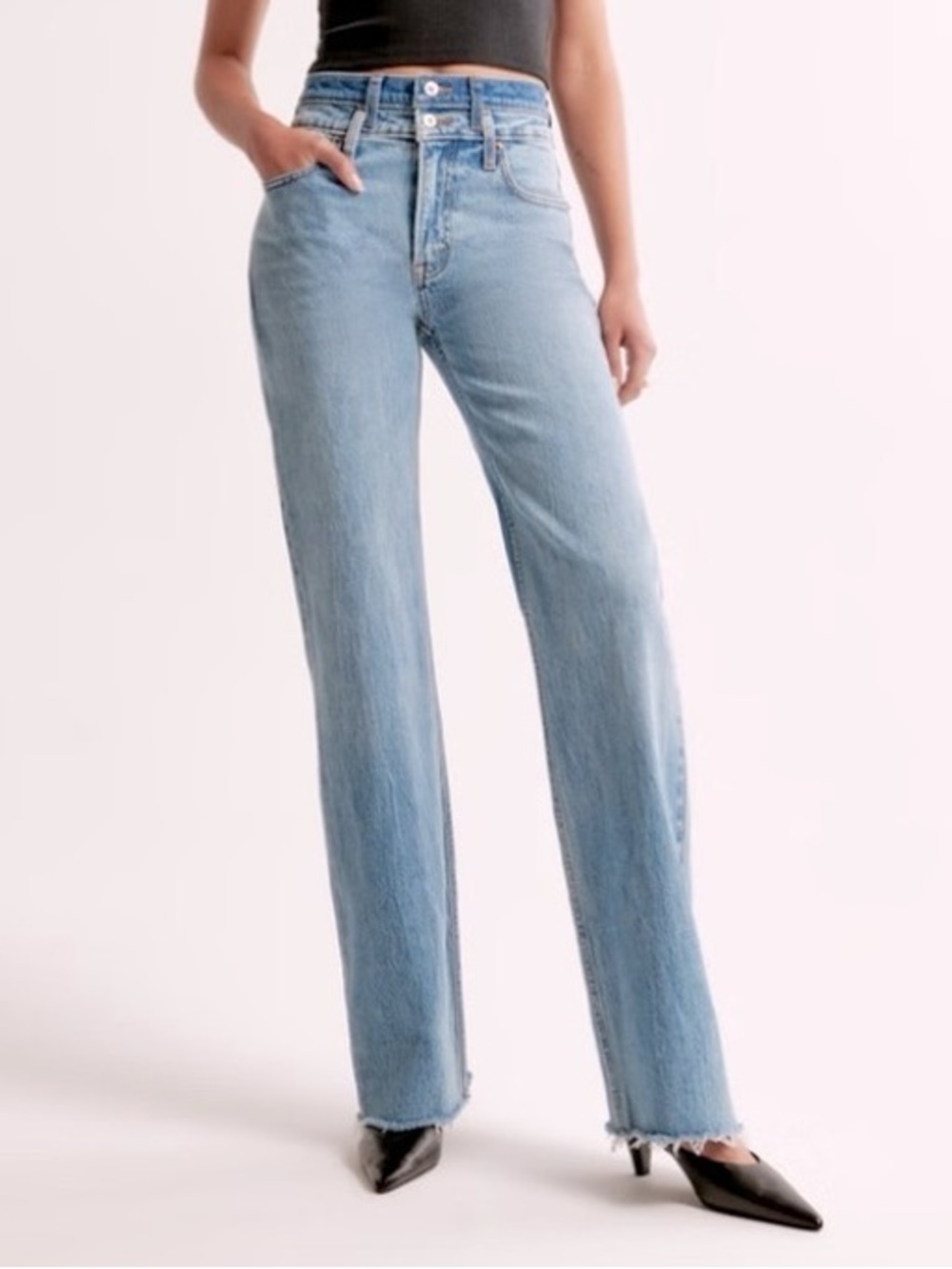 A&F Curve Love High Rise 90s Relaxed Jean size 6 short - Double Button
